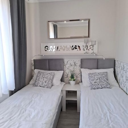 Pokoje Goscinne I Apartamenty Margaret Kudowa-Zdrój Eksteriør billede